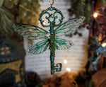 Lade das Bild in den Galerie-Viewer, OOAK Flying Key - Whimsical Forest
