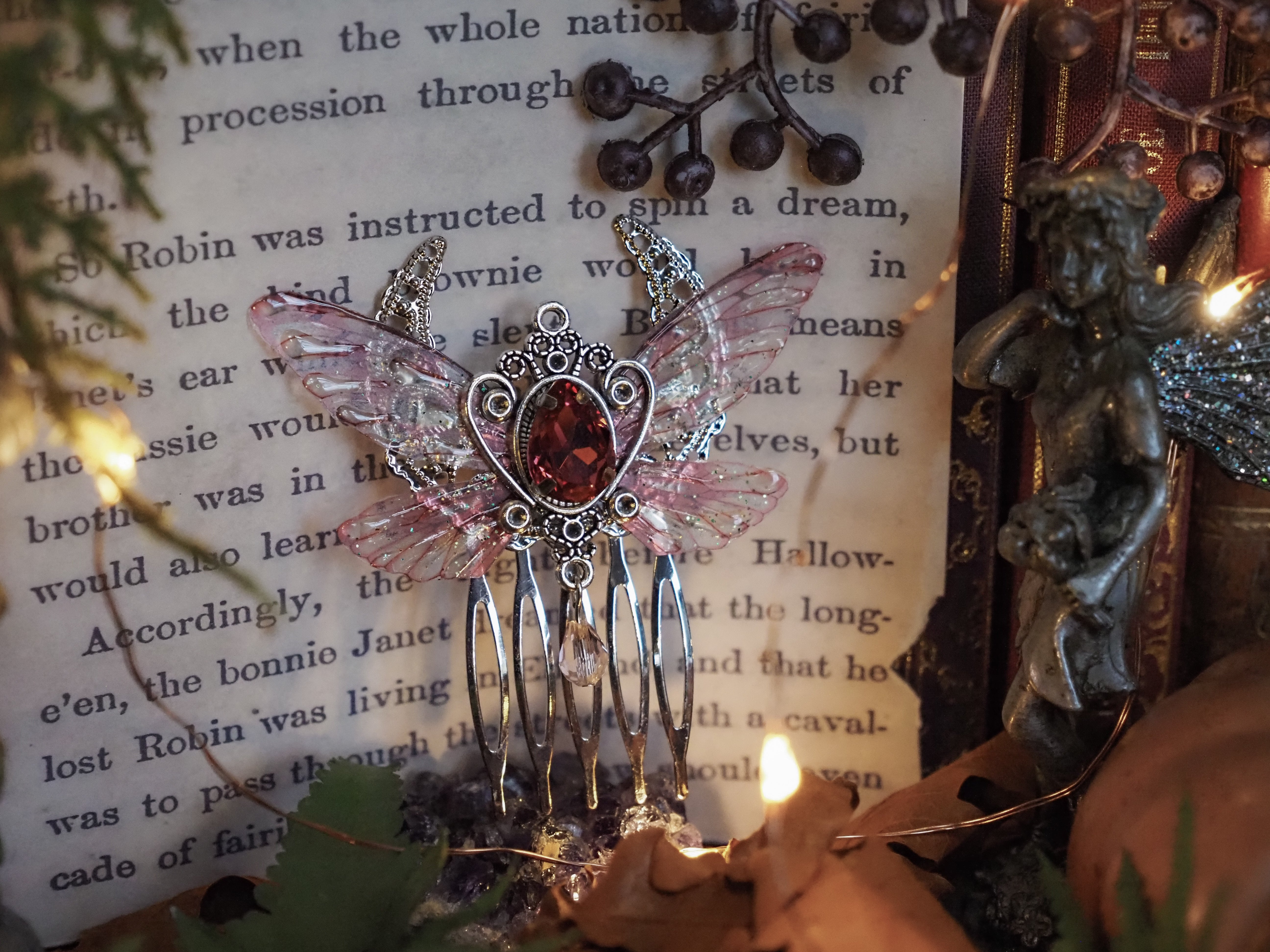 Haircomb dark pink moon - small