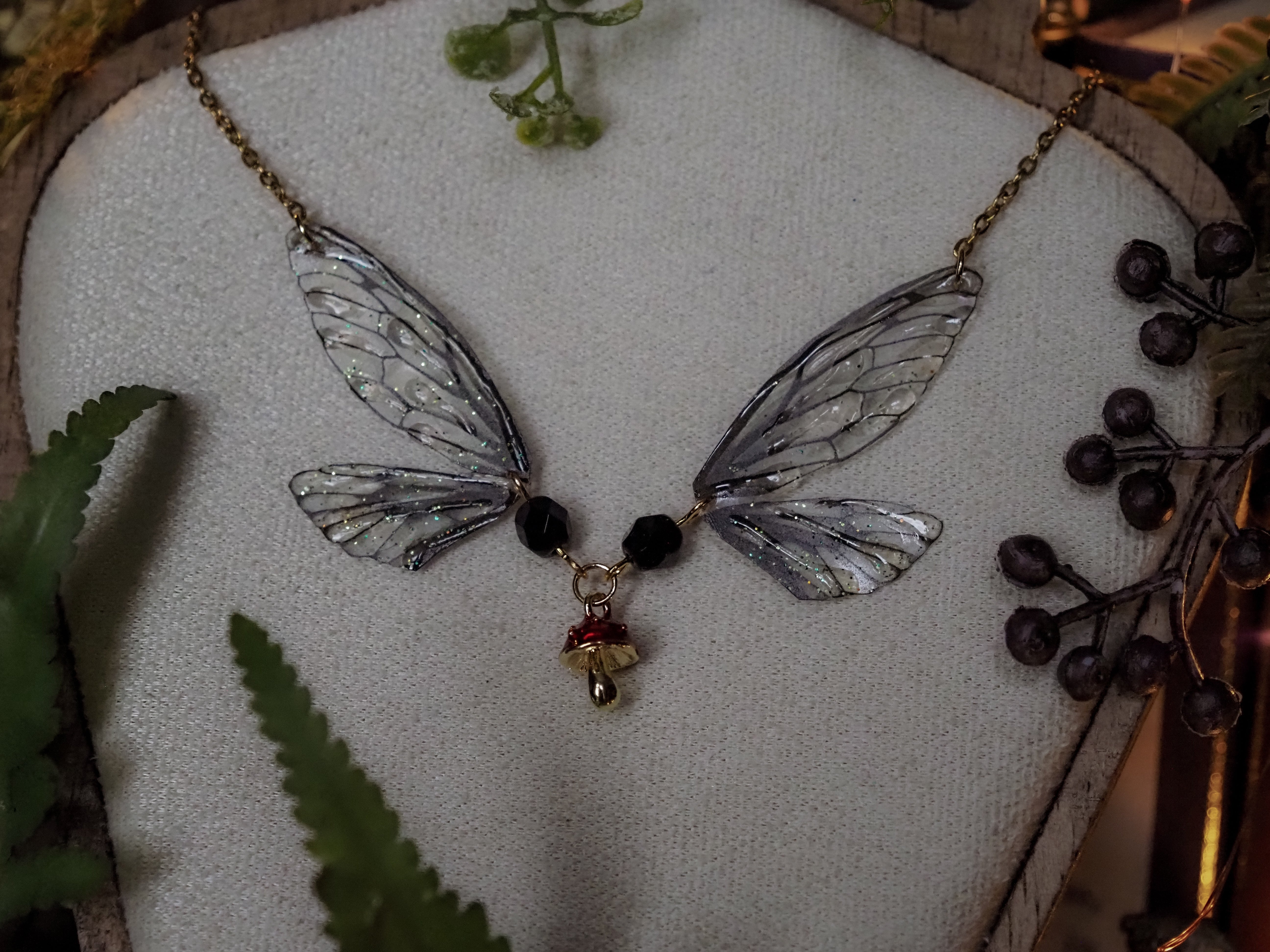 Enchanted Necklace - black, toadstool