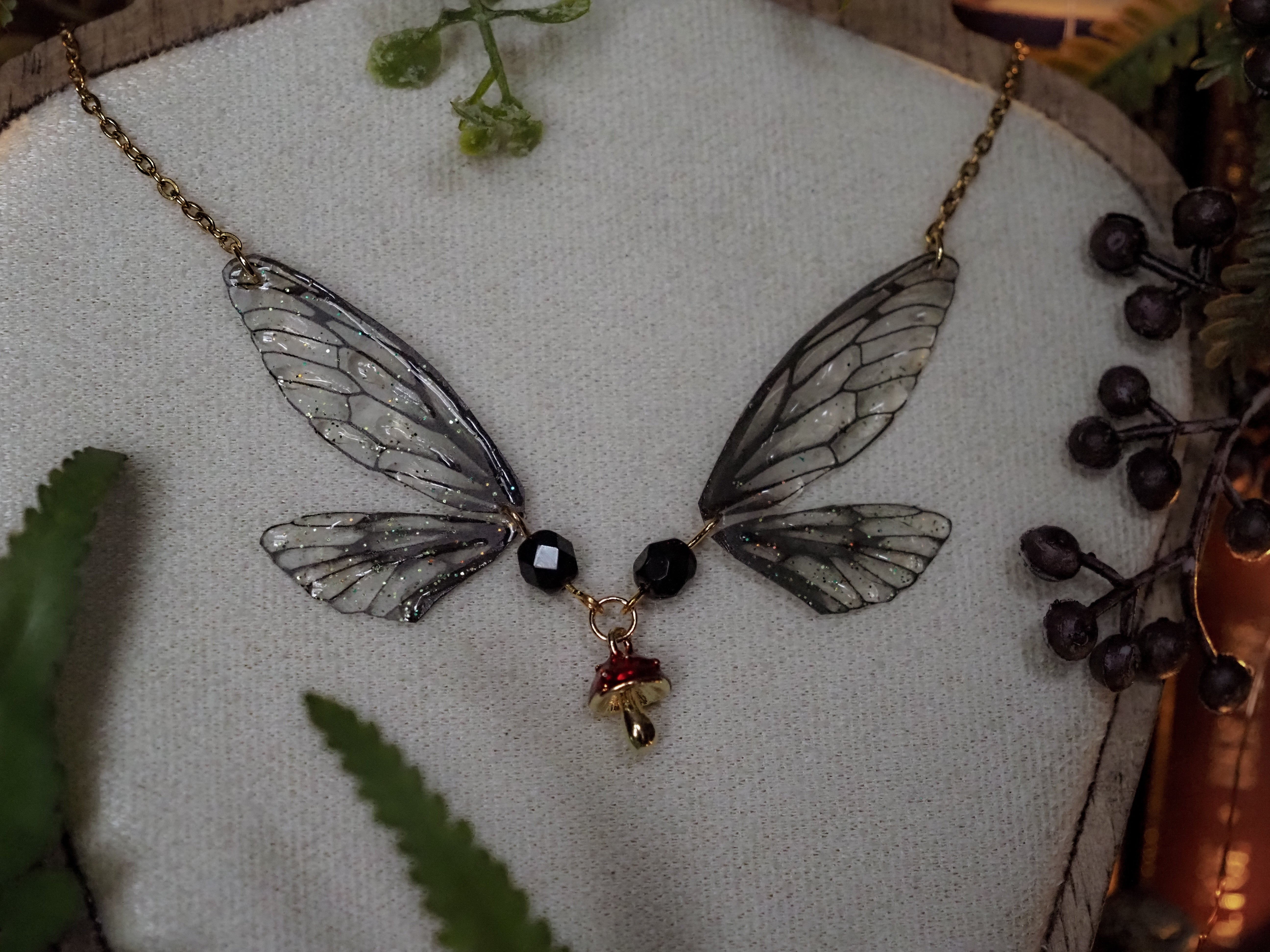 Enchanted Necklace - black, toadstool