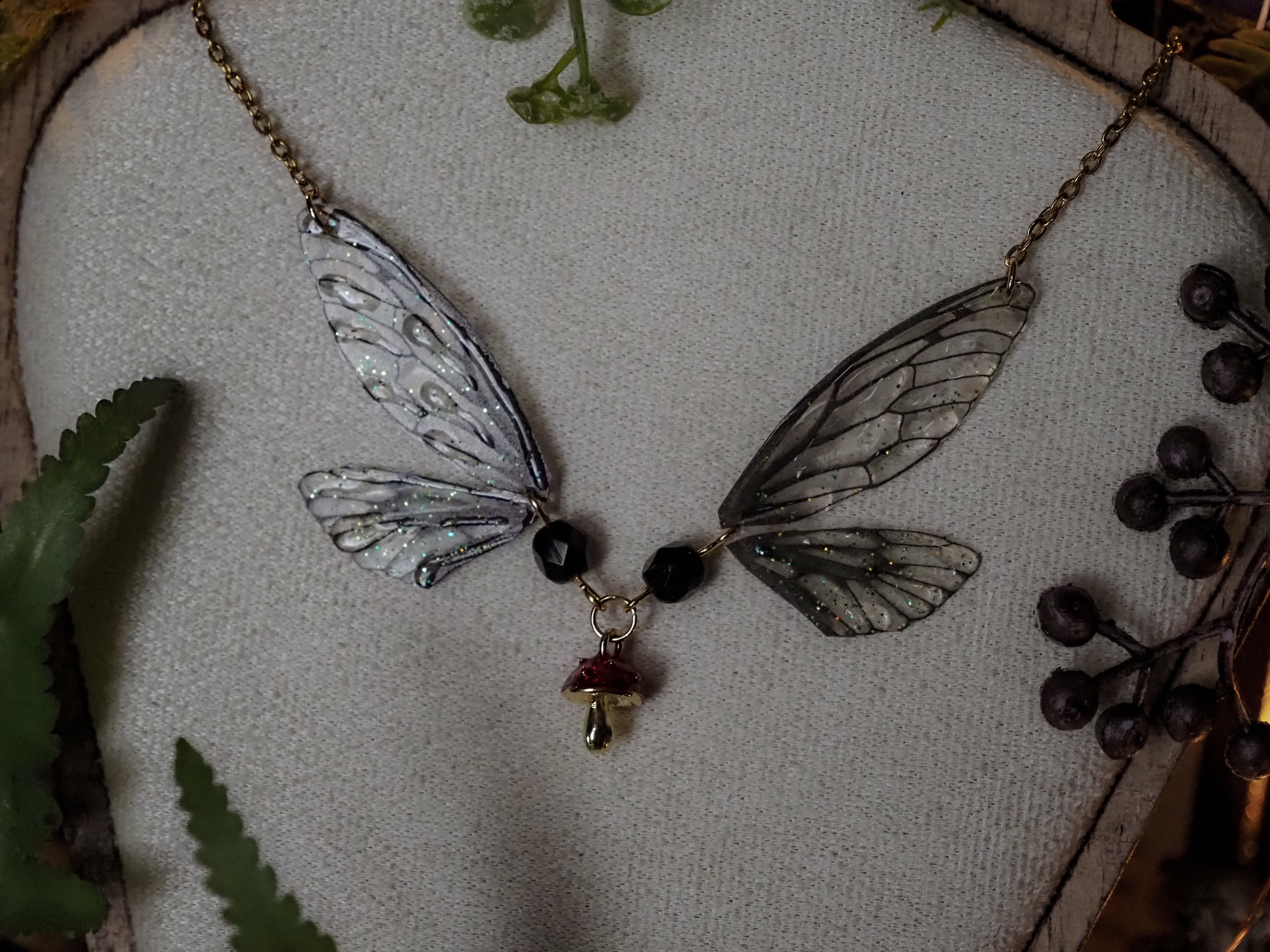 Enchanted Necklace - black, toadstool