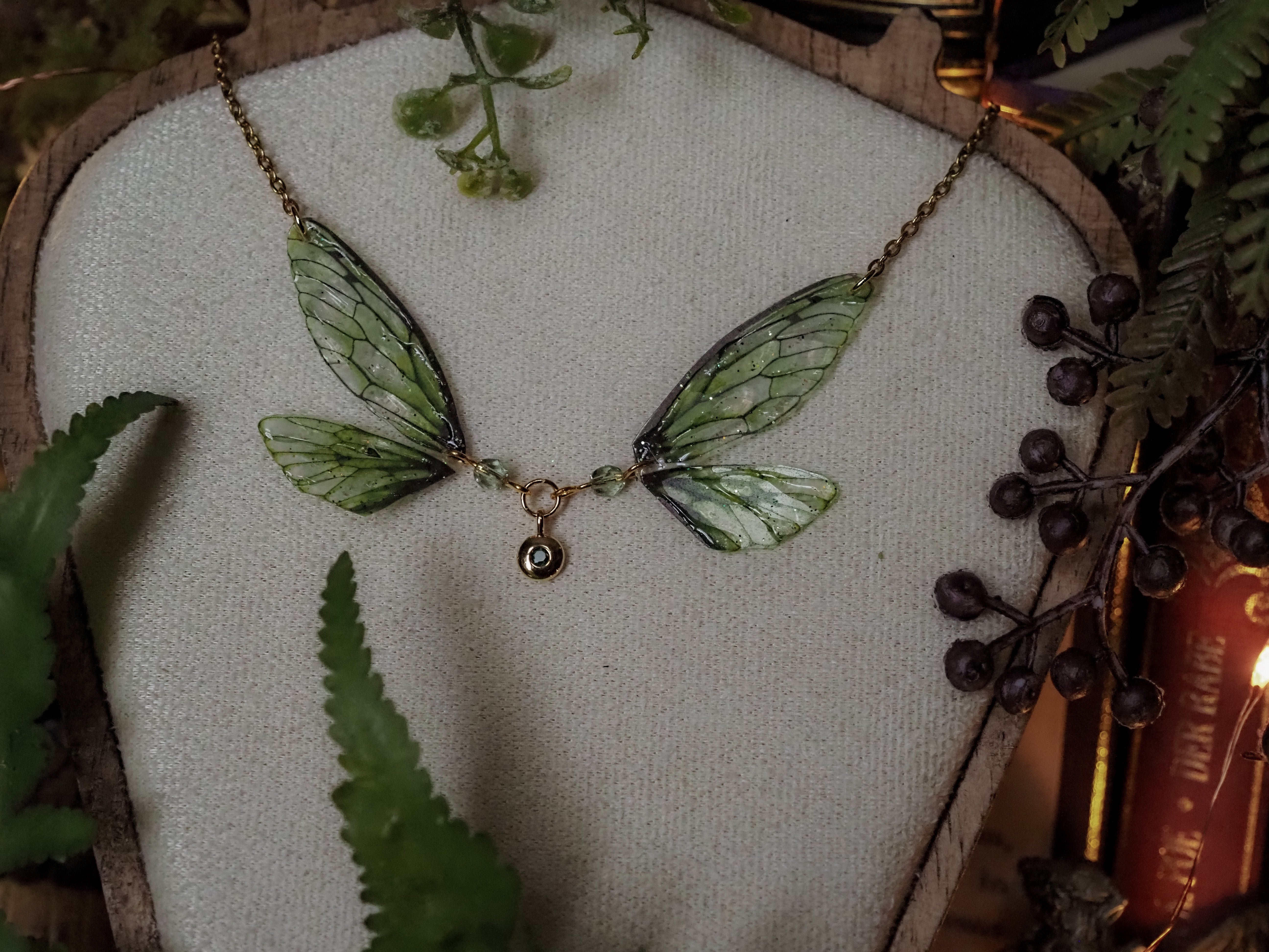 Enchanted necklace - green, gold