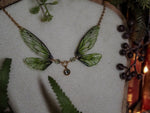 Lade das Bild in den Galerie-Viewer, Enchanted necklace - green, gold
