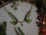 Lade das Bild in den Galerie-Viewer, Enchanted necklace - green, gold
