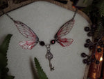 Lade das Bild in den Galerie-Viewer, Enchanted Necklace - red, key
