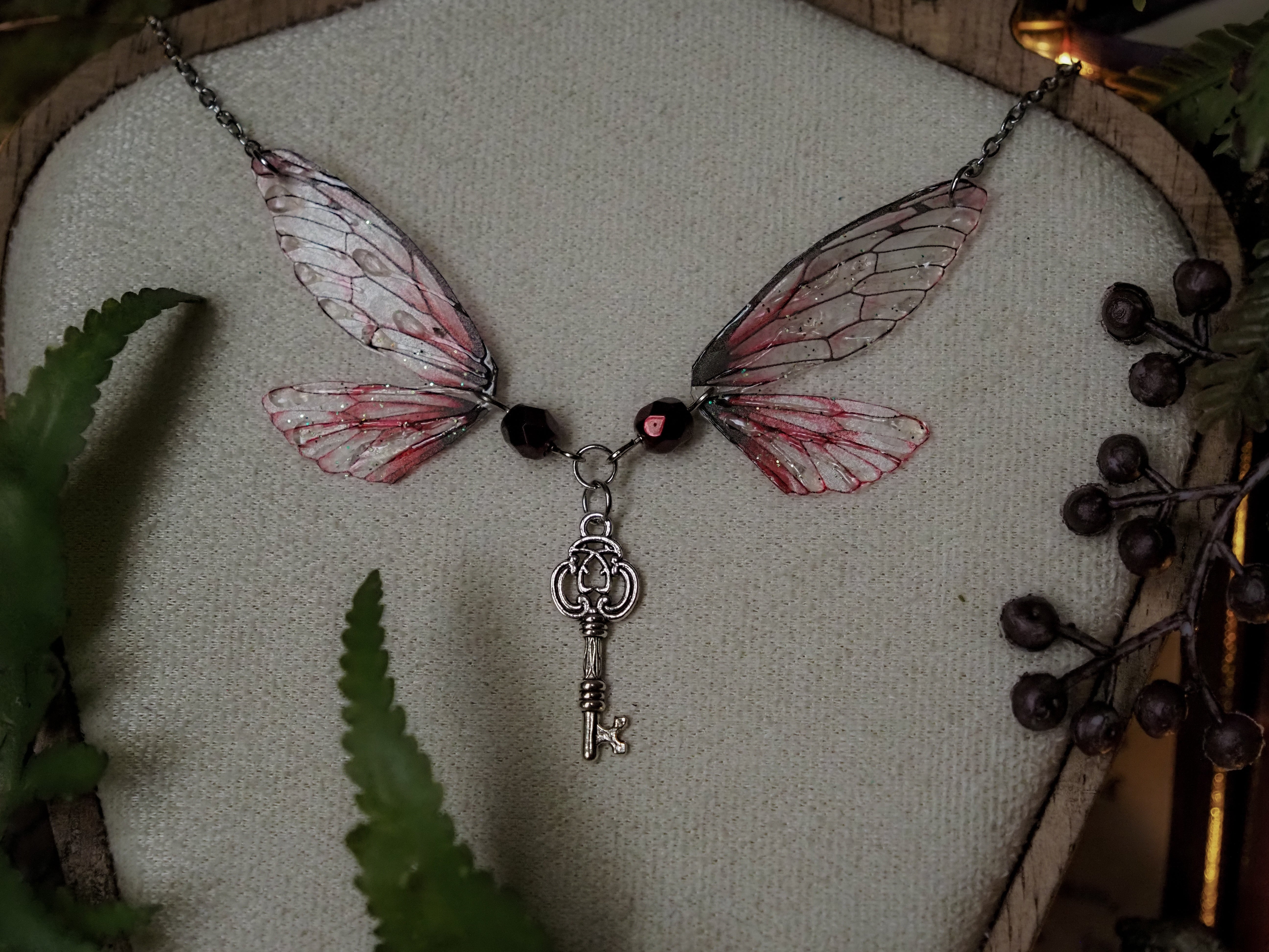 Enchanted Necklace - red, key