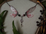 Lade das Bild in den Galerie-Viewer, Enchanted Necklace - red, key
