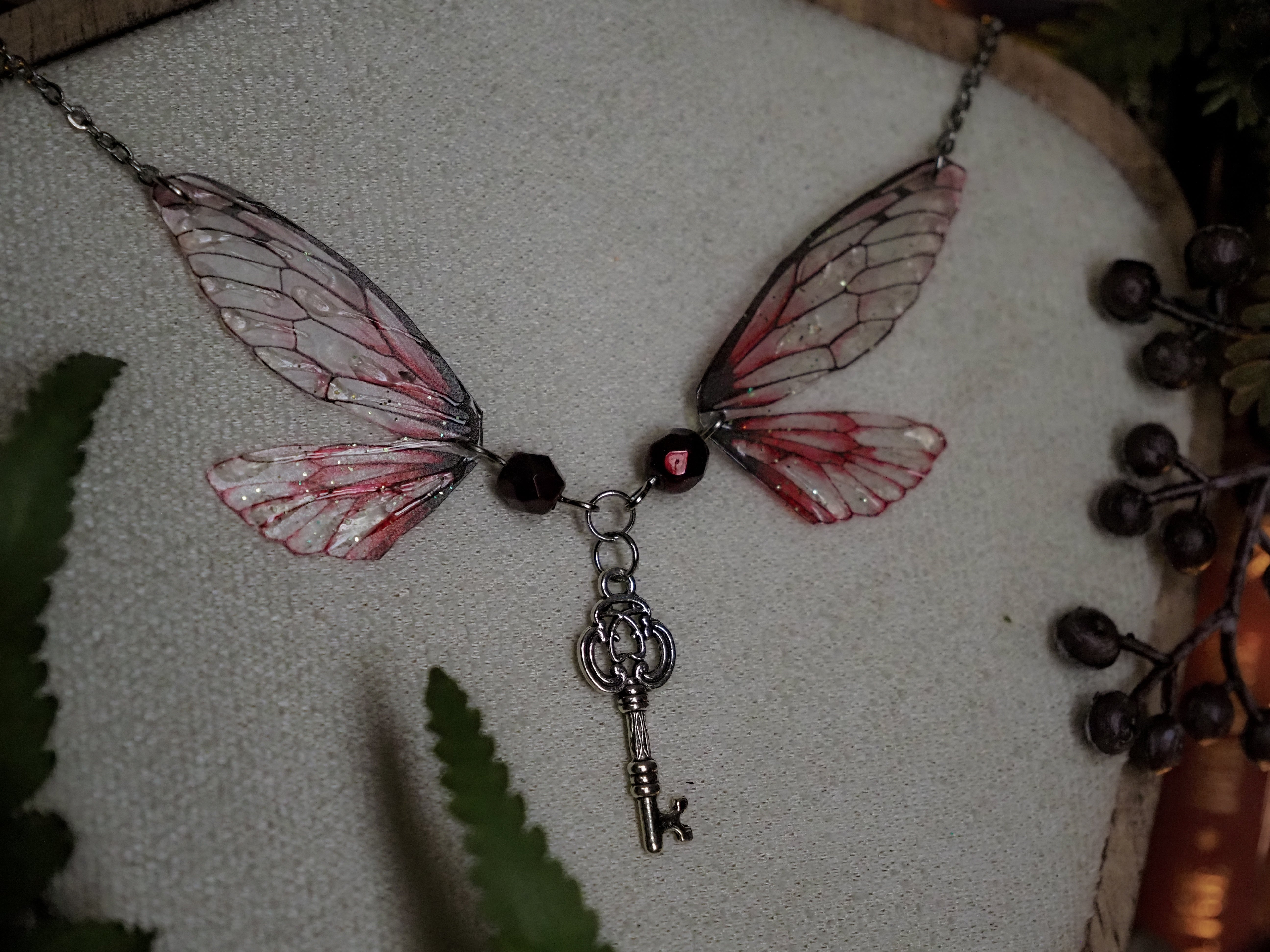 Enchanted Necklace - red, key