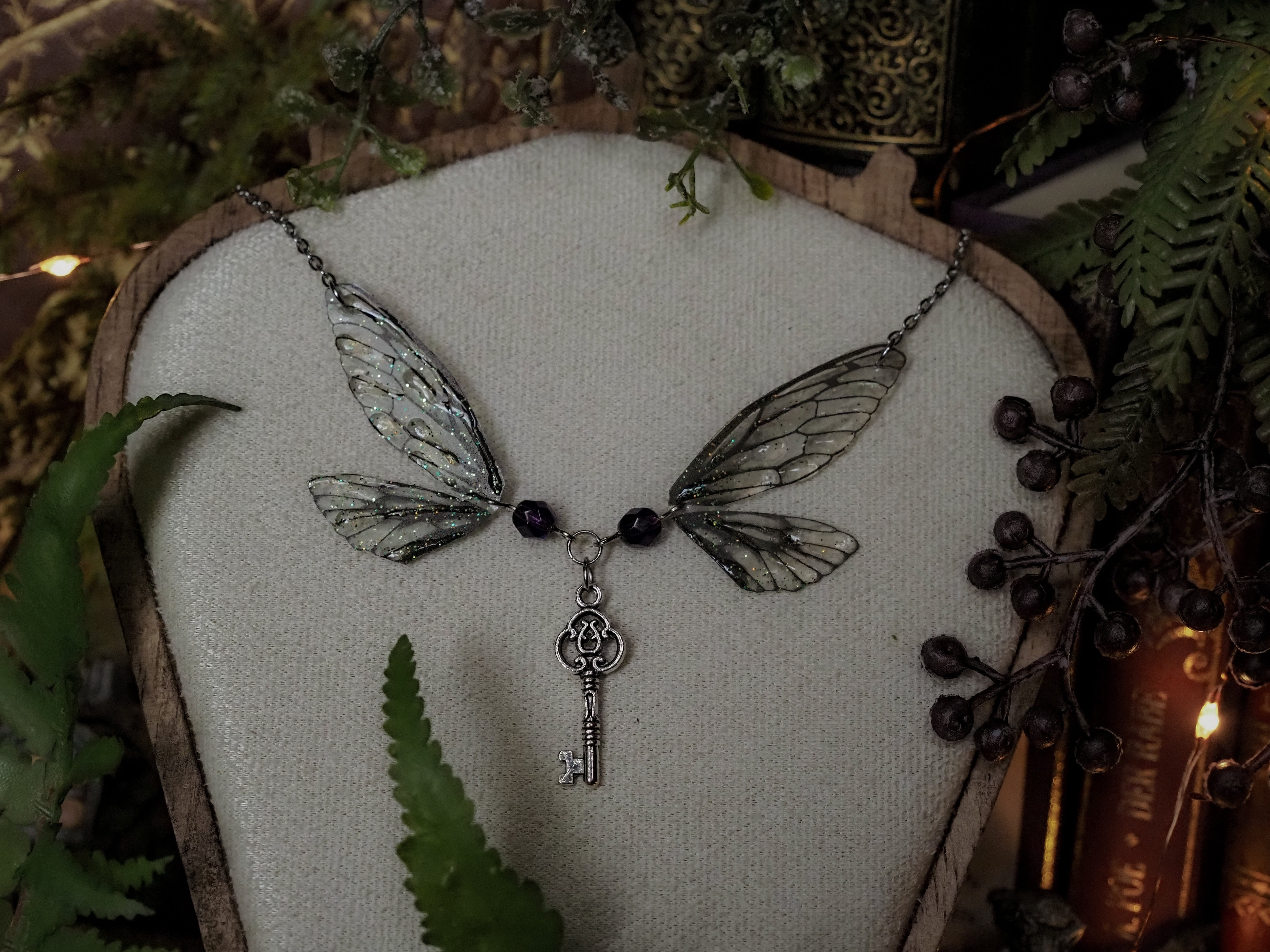 Enchanted Necklace - black, key