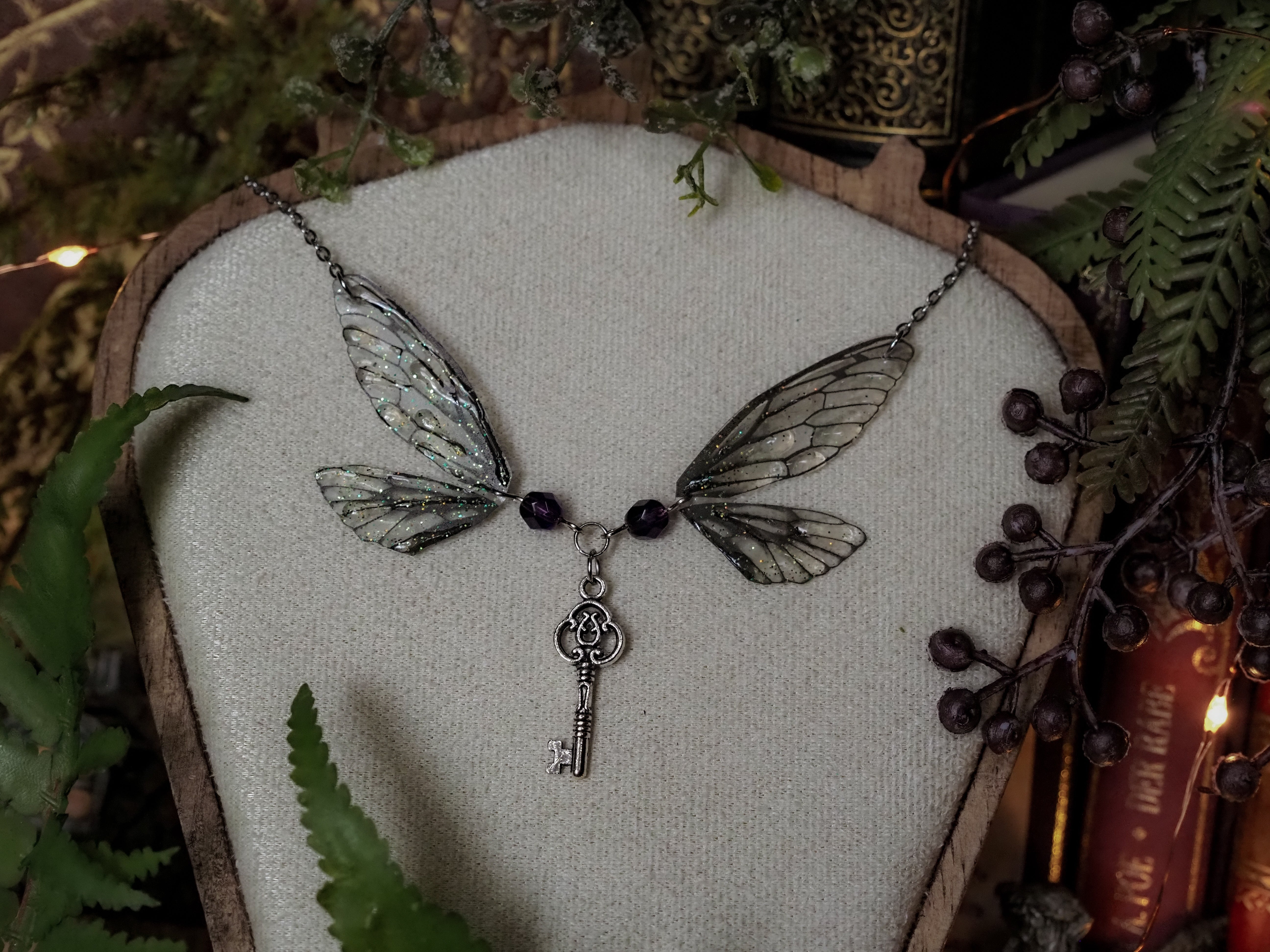 Enchanted Necklace - black, key