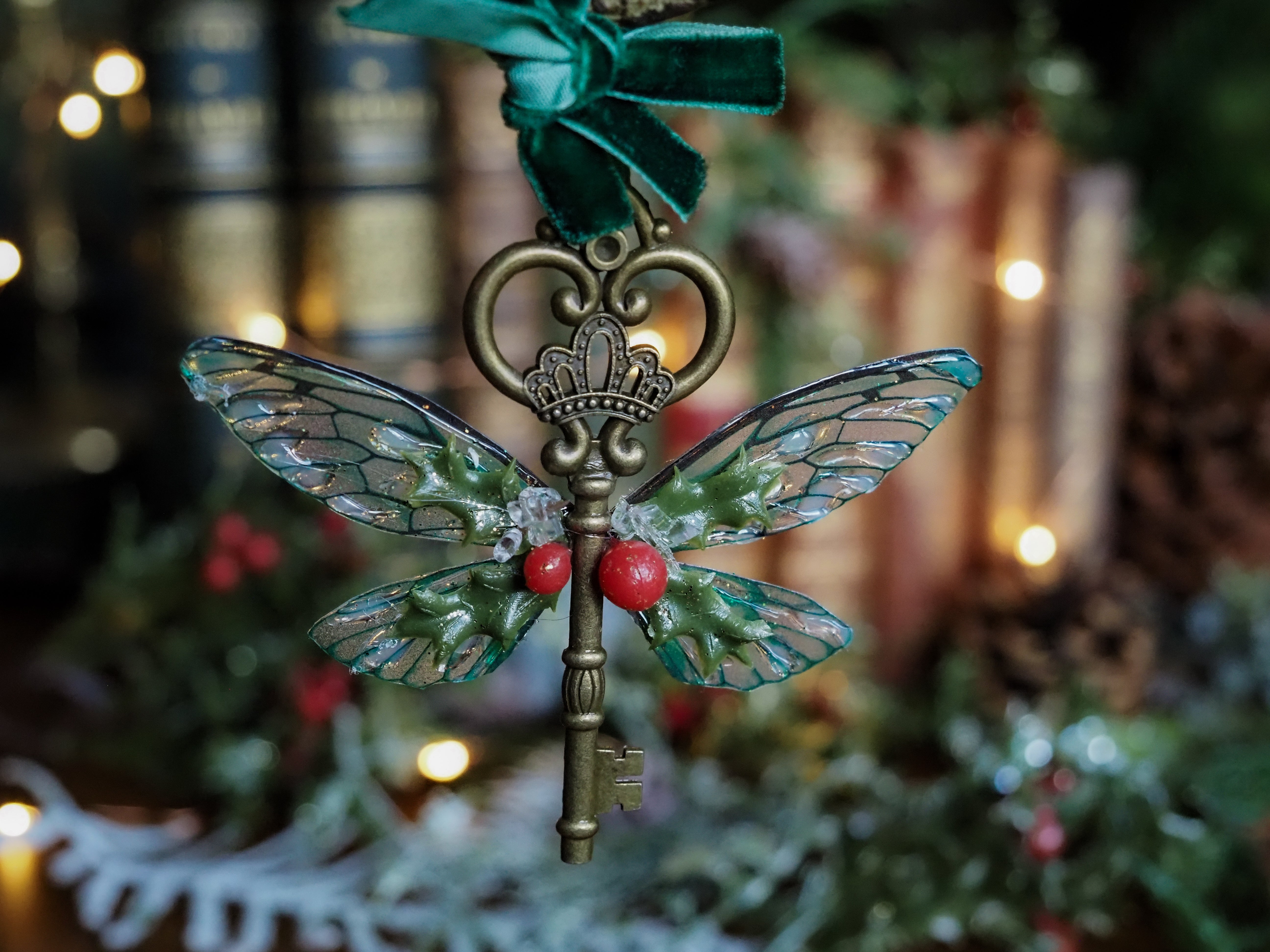 Christmas Key - emerald, thistle