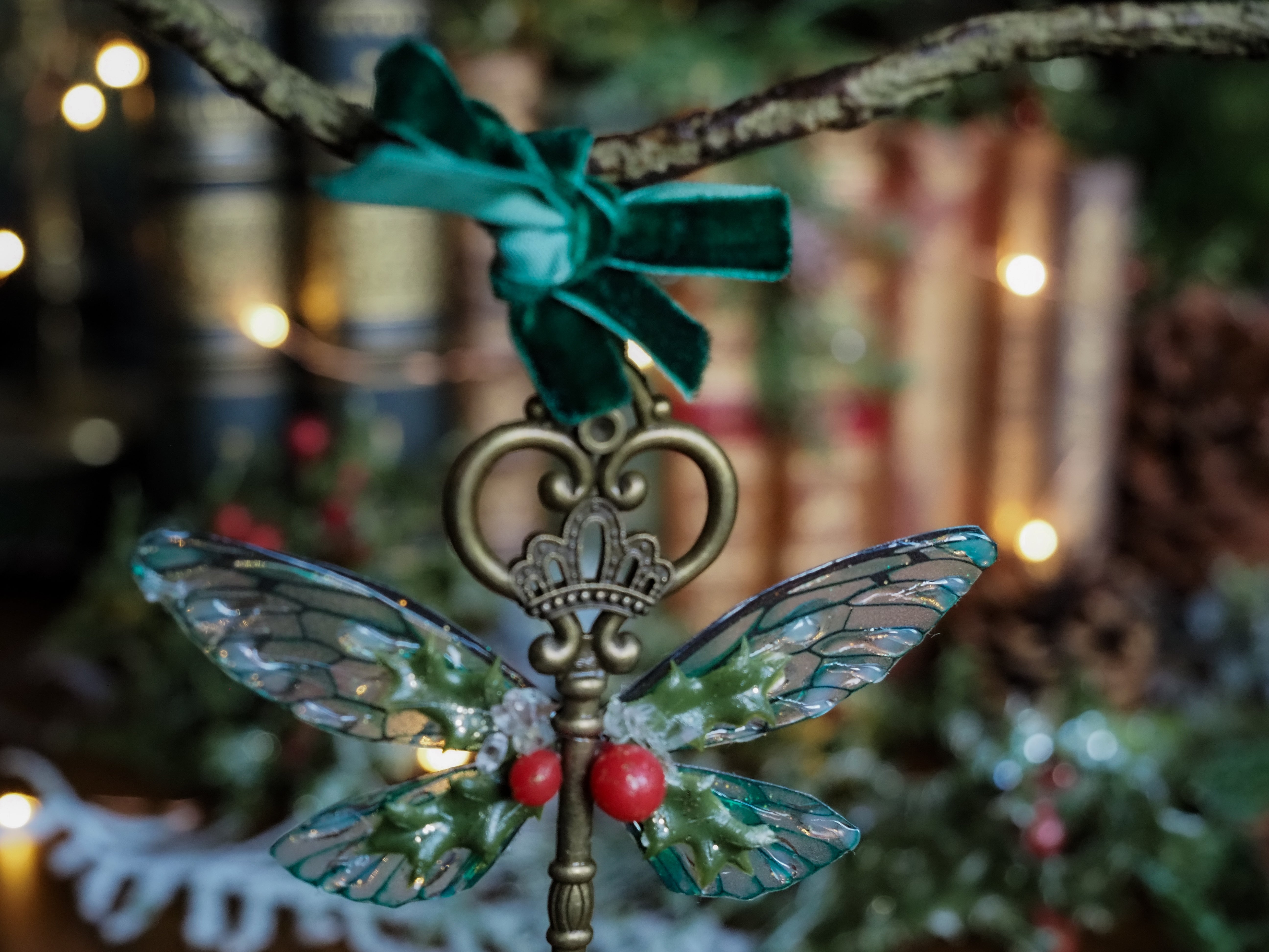 Christmas Key - emerald, thistle