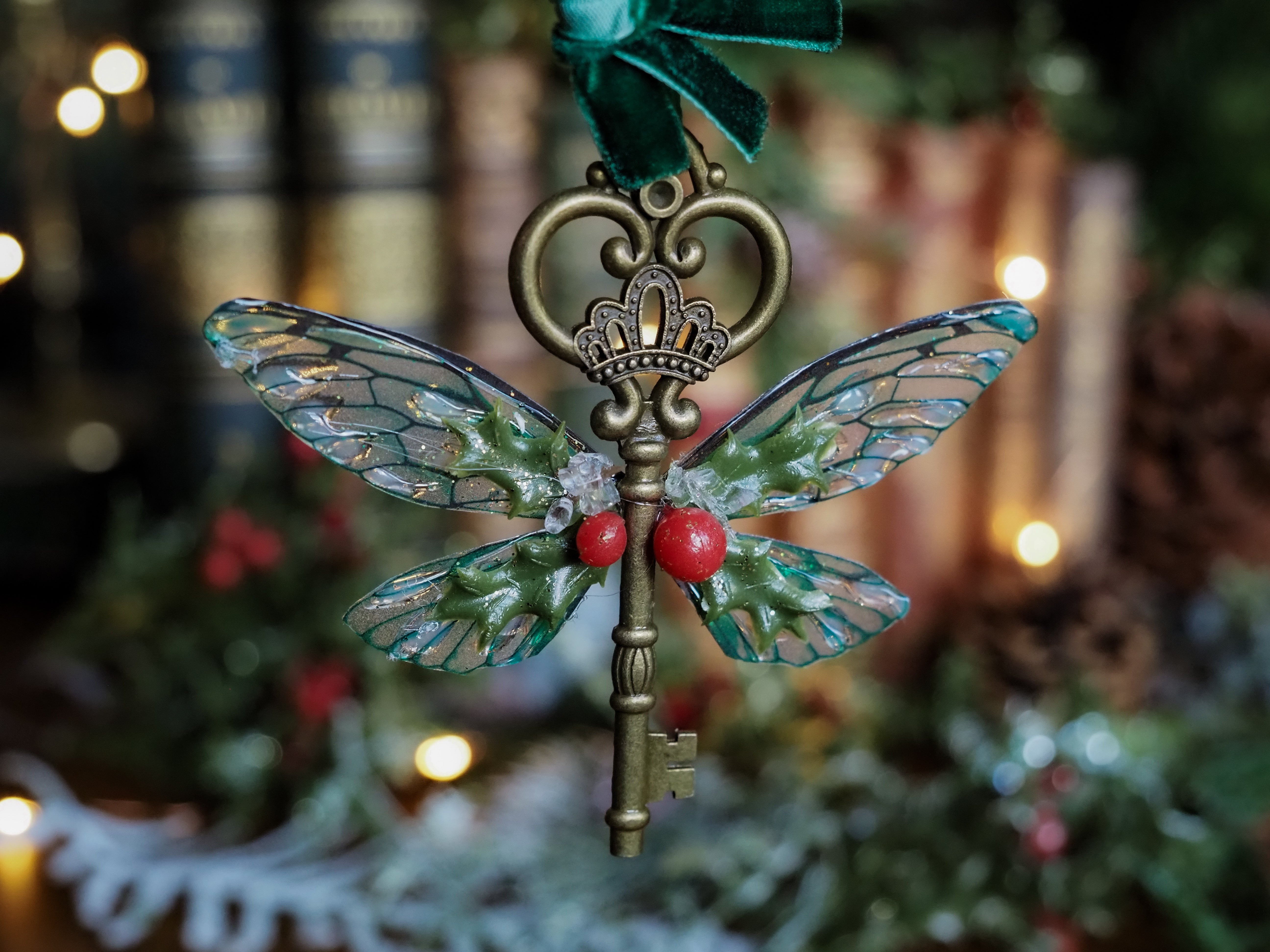 Christmas Key - emerald, thistle