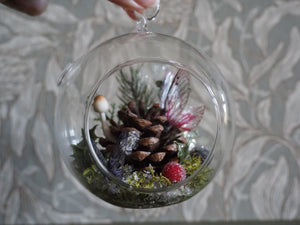 OOAK Pinecone Globe red, snow