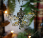 Lade das Bild in den Galerie-Viewer, Flying Key - bronce, nature
