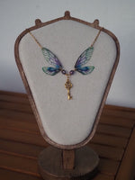 Lade das Bild in den Galerie-Viewer, Enchanting necklace - kelpie, key
