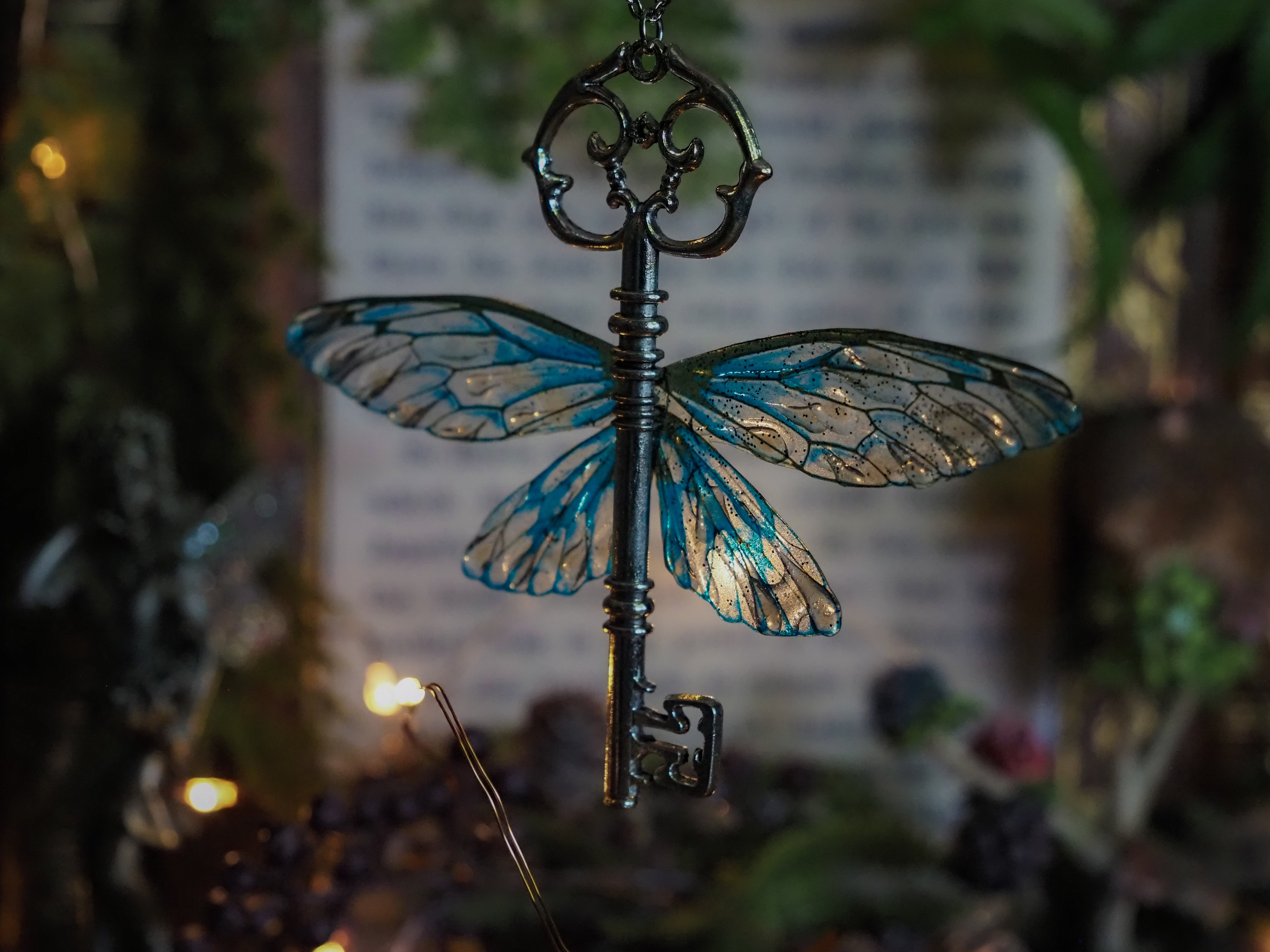 Flying Key - silver, blue