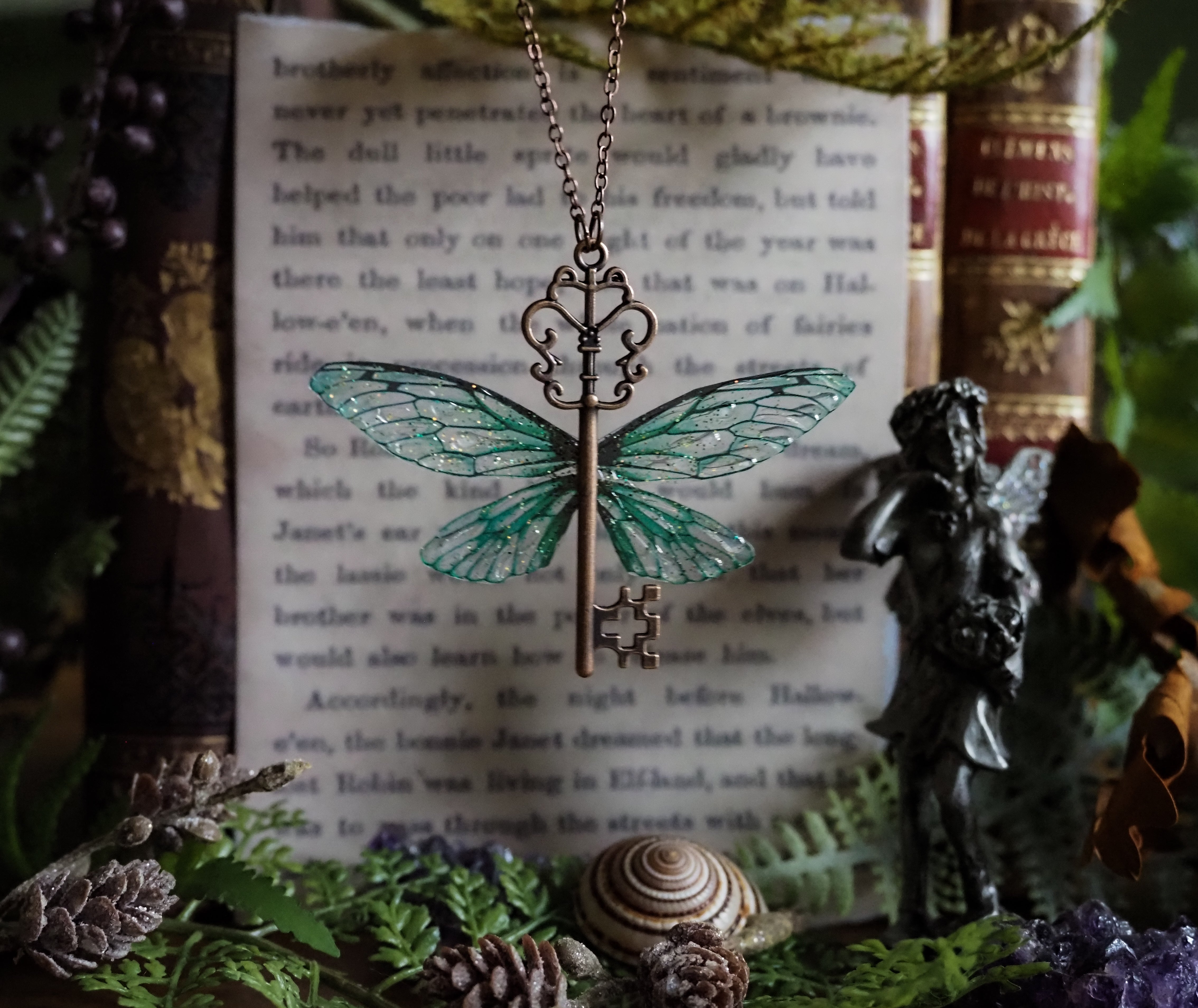 Flying key small - copper, emerald