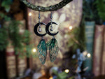 Lade das Bild in den Galerie-Viewer, Moon Earrings - emerald, silver, stars
