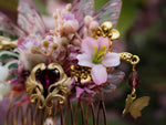 Lade das Bild in den Galerie-Viewer, OOAK Hair Comb little rabbit
