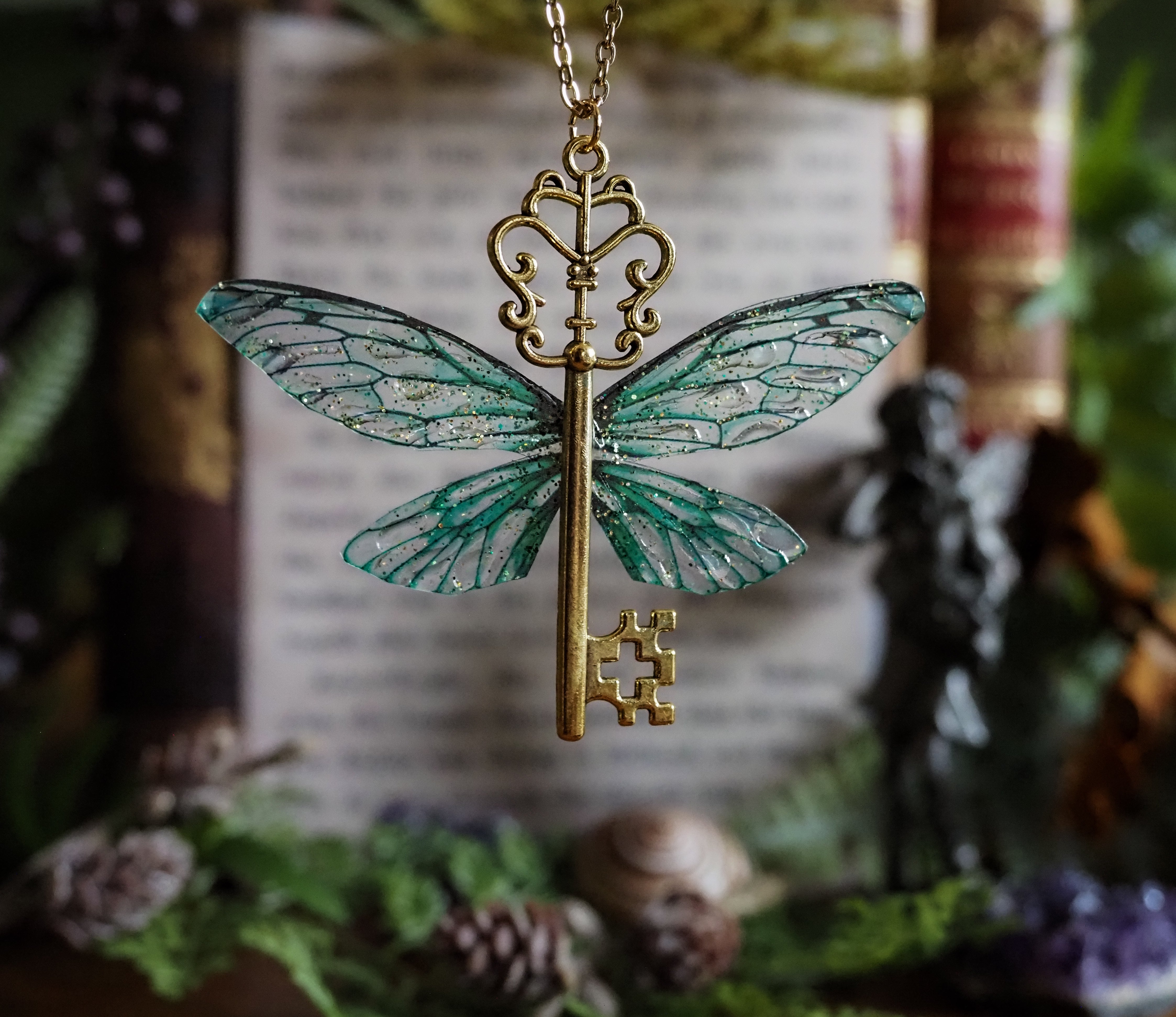 Flying Key small, gold, emerald