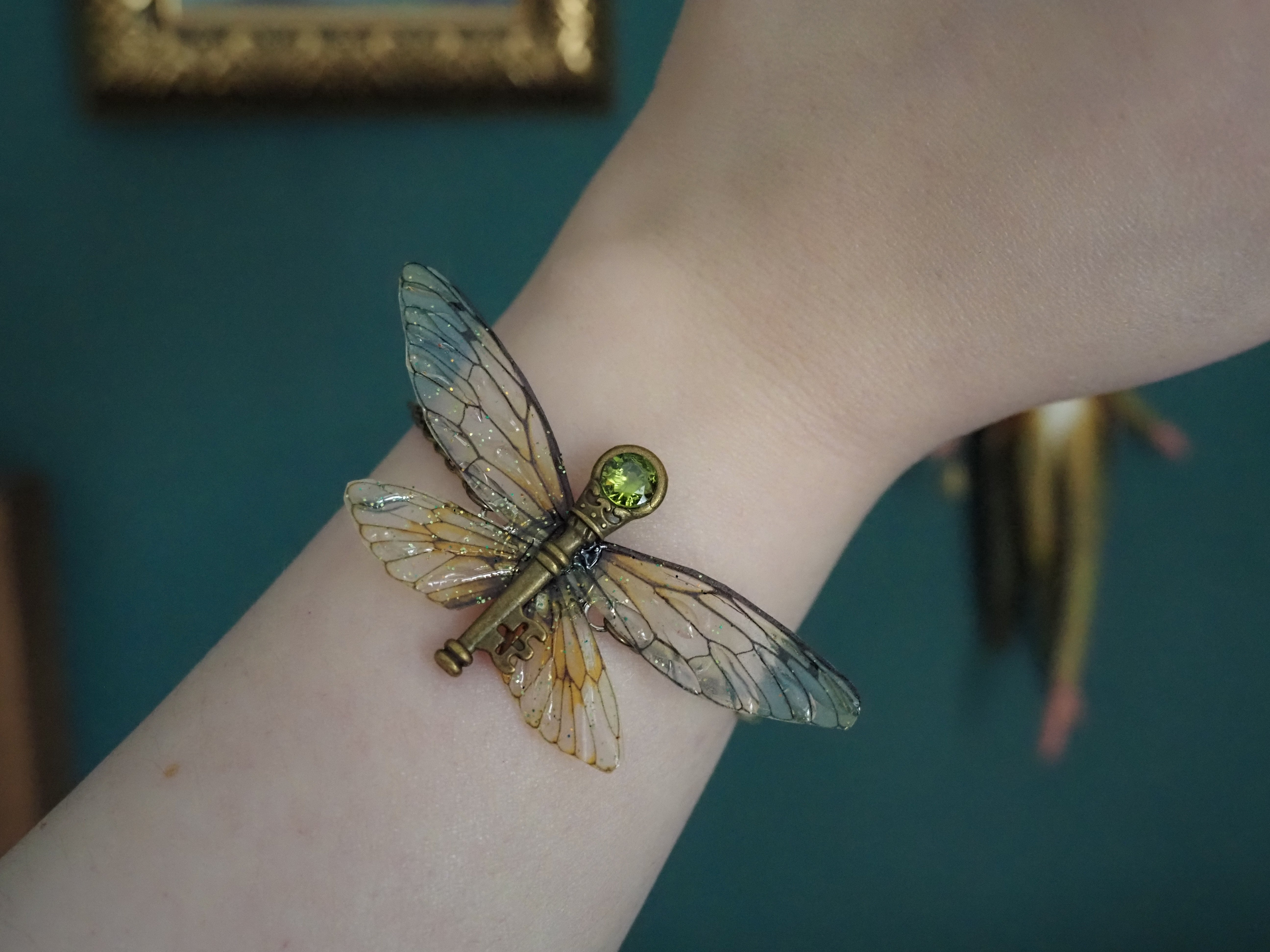 Flying Key Bracelet - nature, pearls