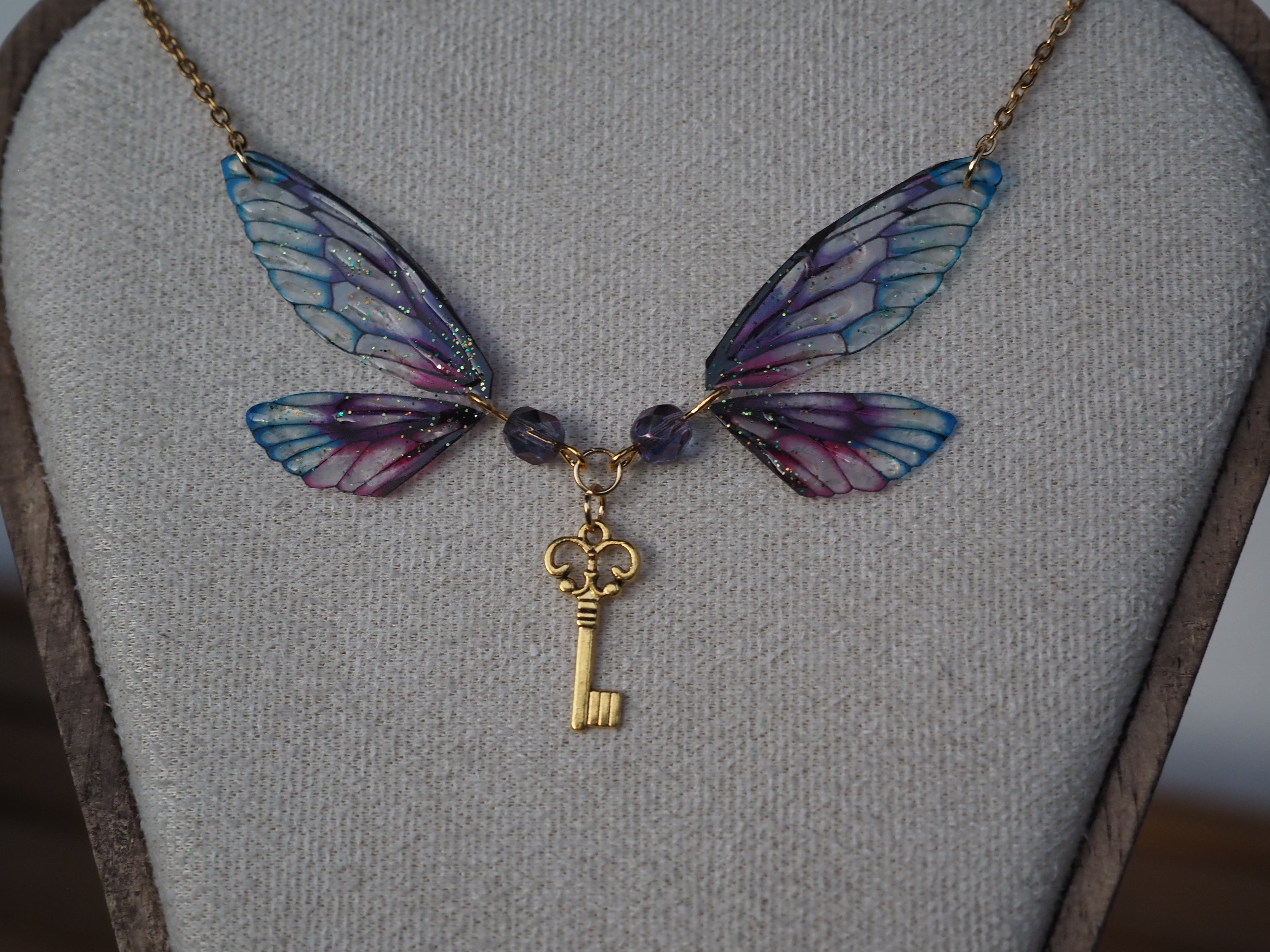 Enchanting necklace - purple, key