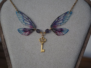 Enchanting necklace - purple, key