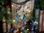 Lade das Bild in den Galerie-Viewer, Moon Earrings - blue sea, gold, stars
