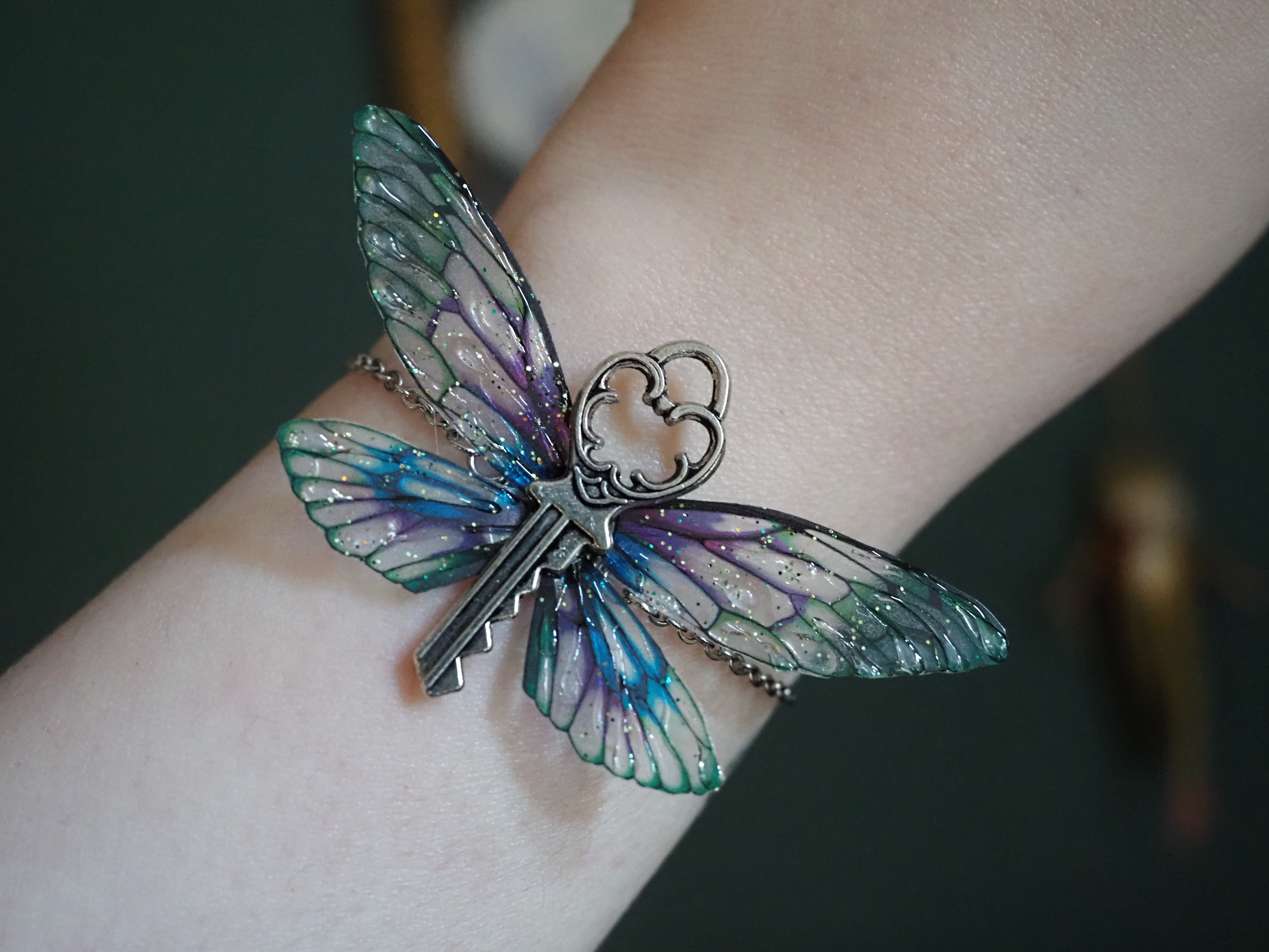 Flying Key Bracelet - silver, kelpie