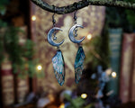 Lade das Bild in den Galerie-Viewer, Moon Earrings - blue sea, silver, stars
