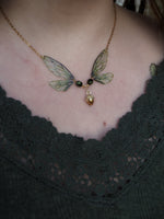 Lade das Bild in den Galerie-Viewer, Enchanting necklace - acorn, green
