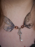 Lade das Bild in den Galerie-Viewer, Enchanting necklace - key, black
