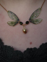 Lade das Bild in den Galerie-Viewer, Enchanting necklace - acorn, green
