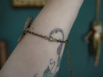 Lade das Bild in den Galerie-Viewer, Flying Key Bracelet - nature, pearls
