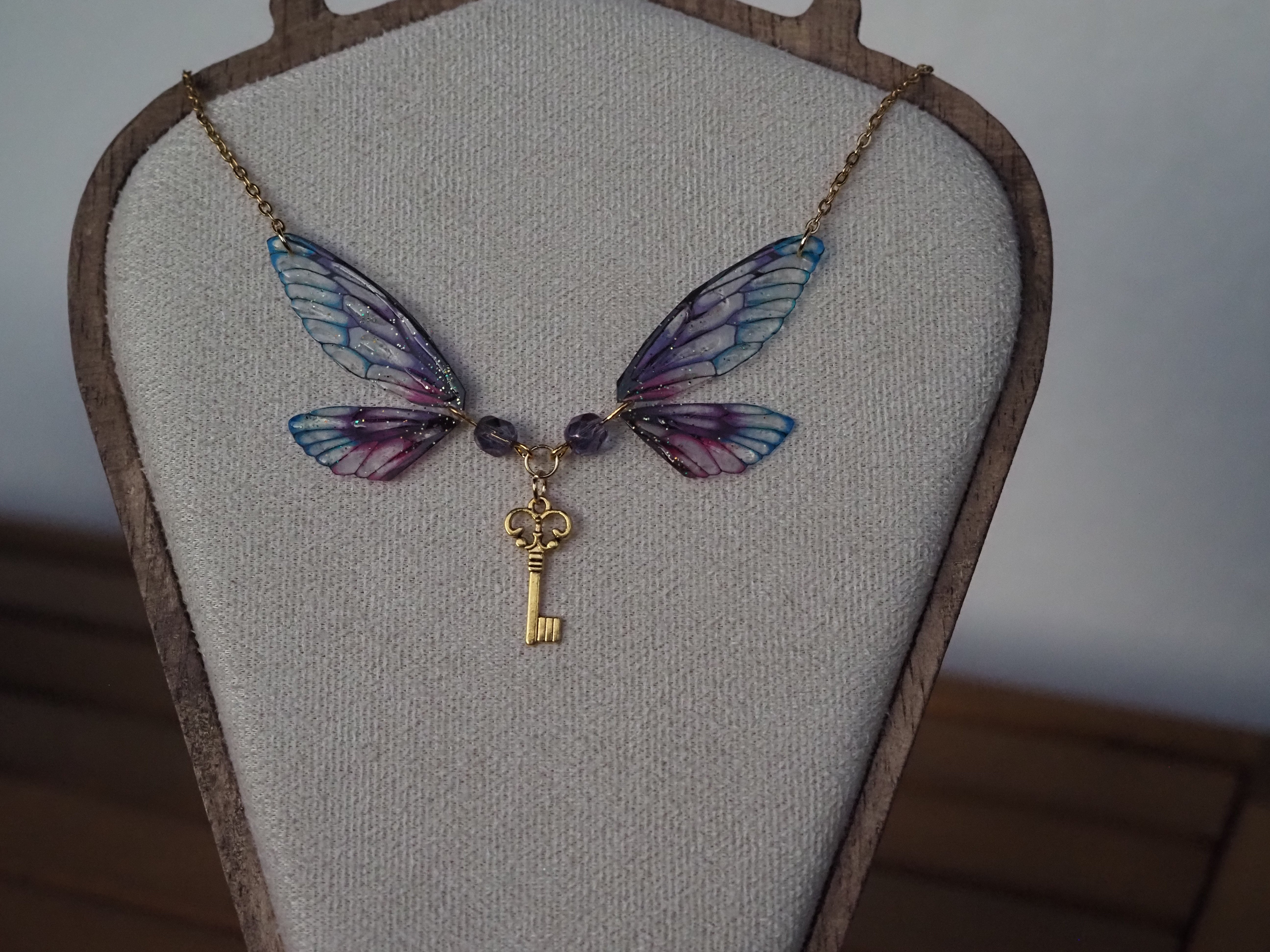 Enchanting necklace - purple, key