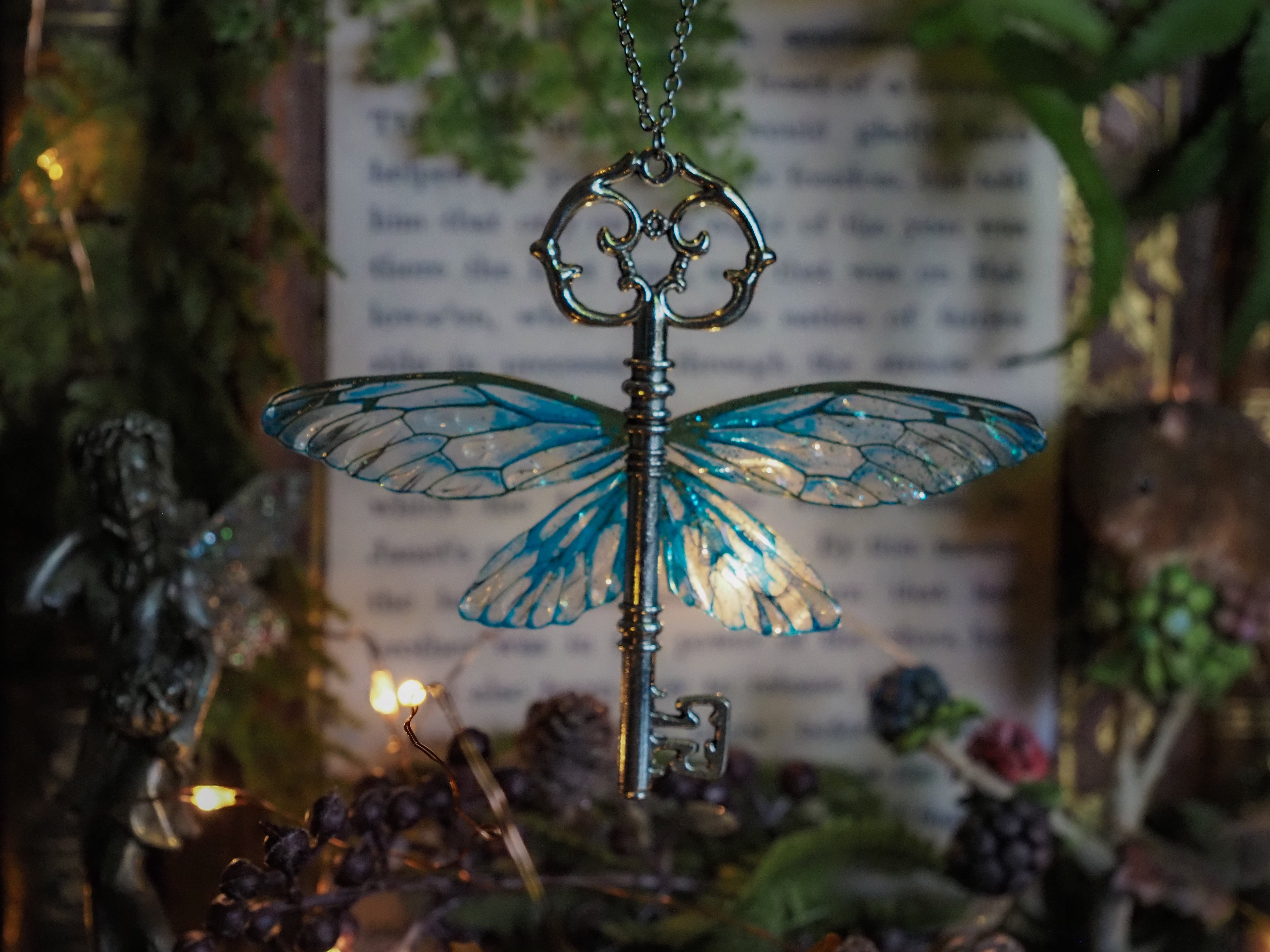 Flying Key - silver, blue