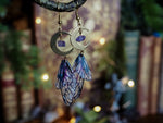 Lade das Bild in den Galerie-Viewer, Moon Earrings - spooky, gold, amethyst
