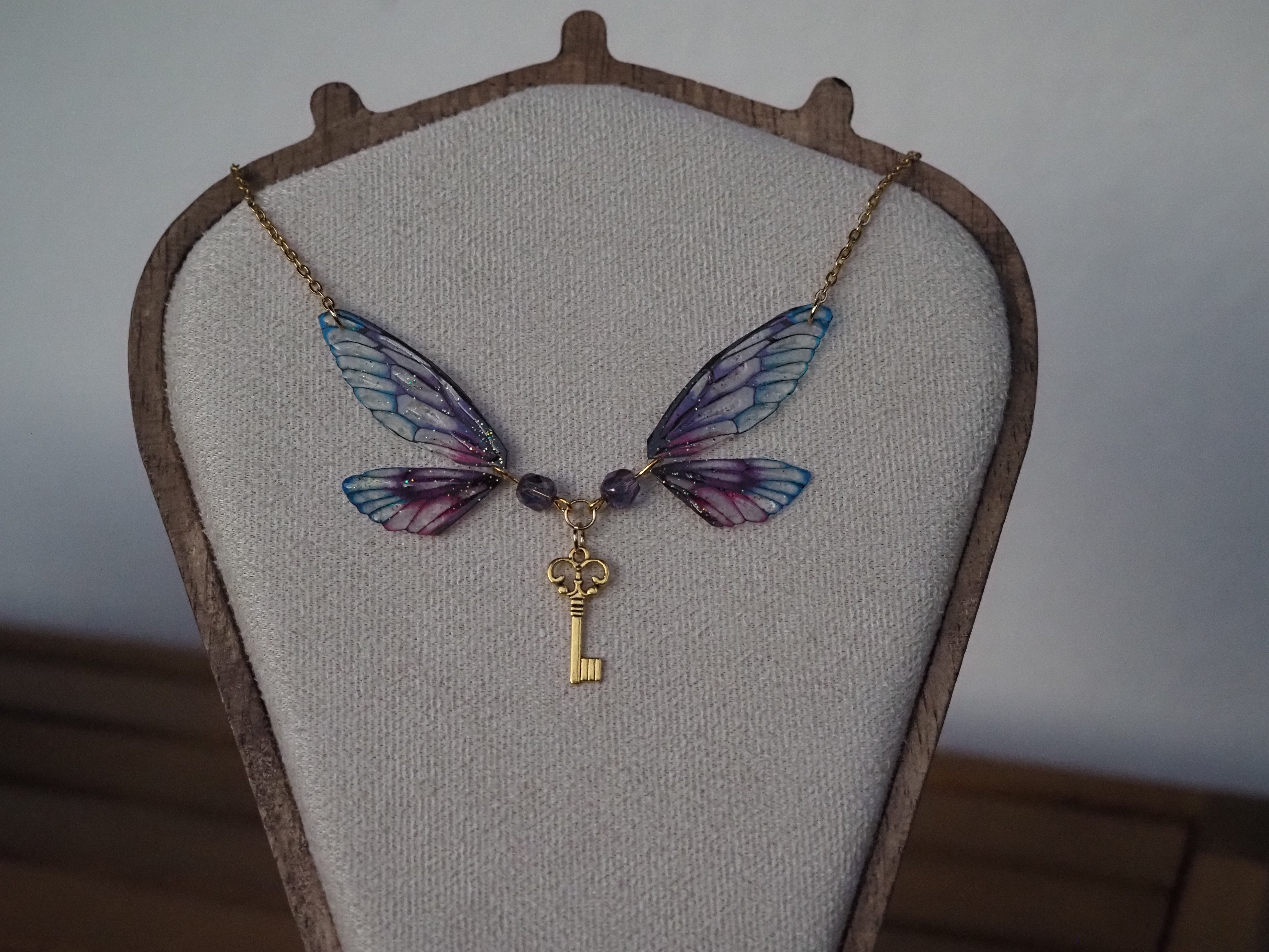 Enchanting necklace - purple, key