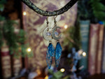 Lade das Bild in den Galerie-Viewer, Moon Earrings - blue, gold, moonstone
