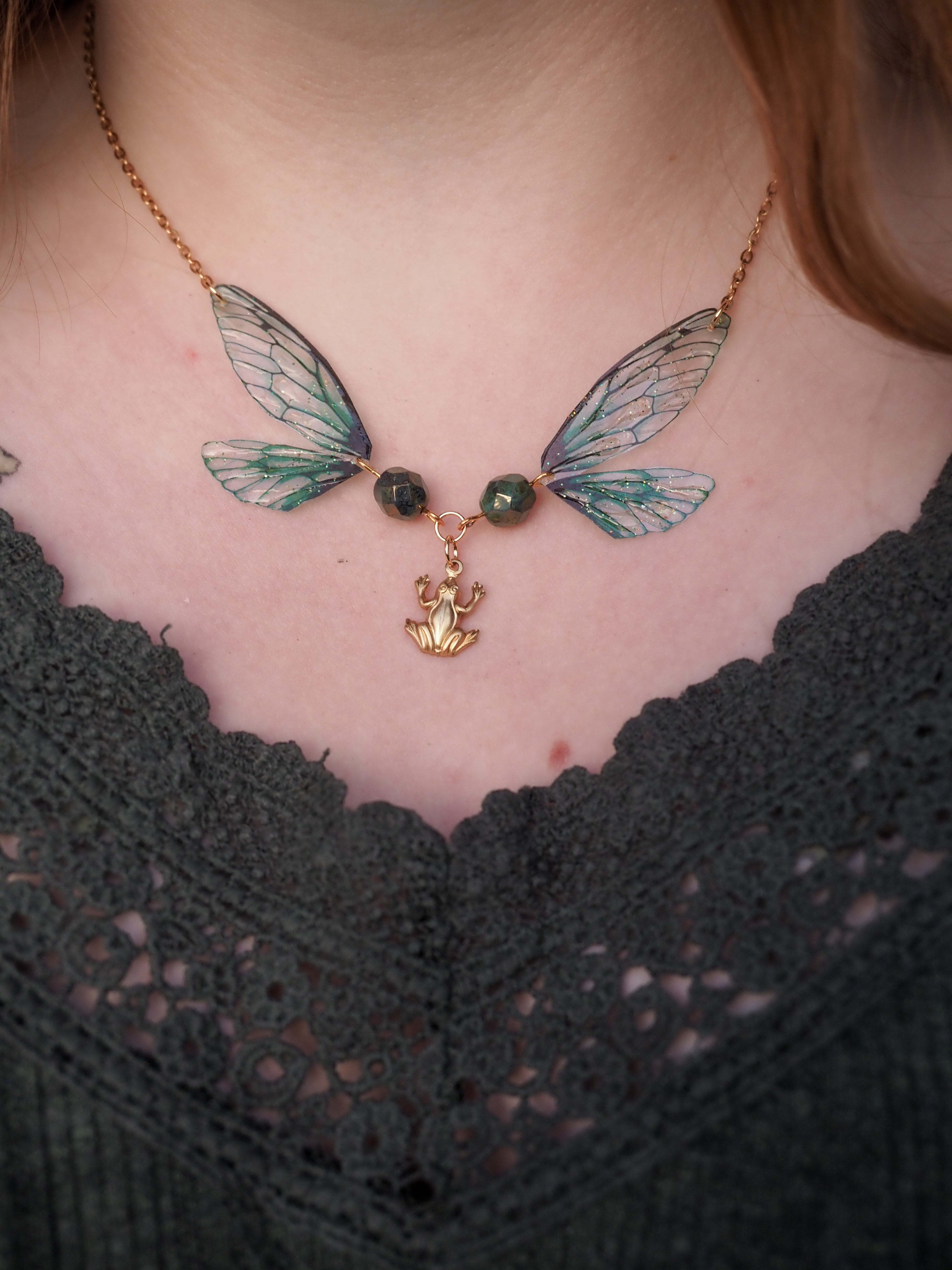 Enchanting necklace - green, frog