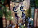 Lade das Bild in den Galerie-Viewer, Moon Earrings - purple, silver, amethyst
