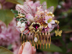 Lade das Bild in den Galerie-Viewer, OOAK Hair Comb little rabbit
