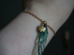 Lade das Bild in den Galerie-Viewer, Bracelet - emerald, maple leaf
