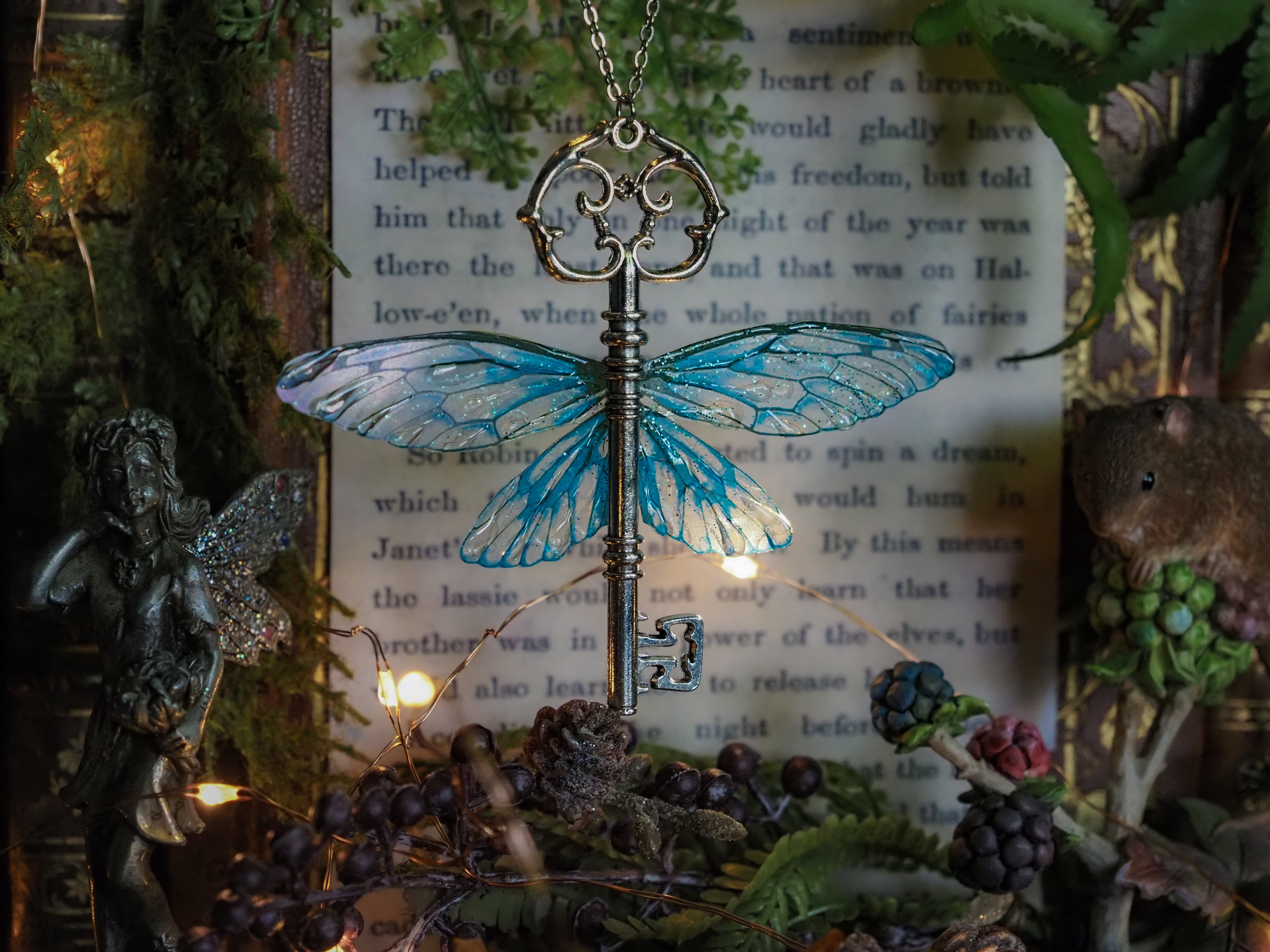 Flying Key - silver, blue