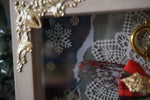 Lade das Bild in den Galerie-Viewer, OOAK Winter Frame Candy Cane
