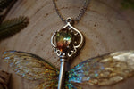 Lade das Bild in den Galerie-Viewer, Magical Crystal Flying Key
