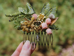 Lade das Bild in den Galerie-Viewer, OOAK Wild forest spring hair comb
